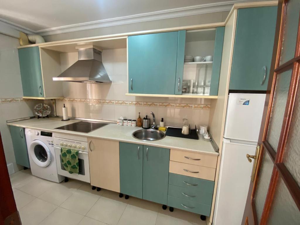 Apartamento Familiar En Barrio Reina Victoria Huelva Extérieur photo